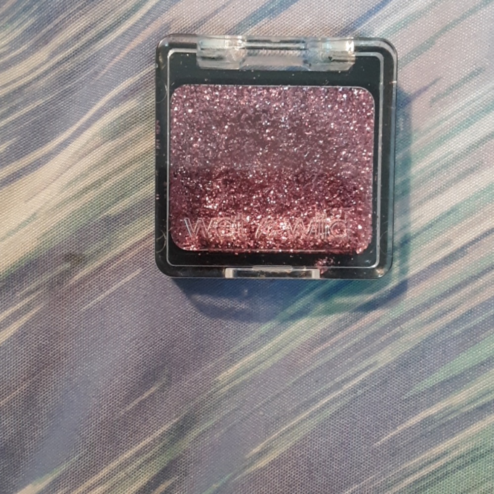 Eye shadow - Picture 2 of 3